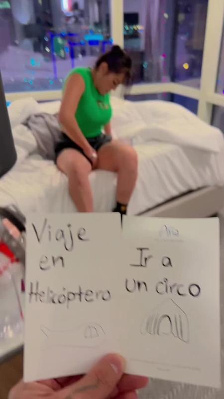 Video de TikTok de @karla.bustillos con el sonido MERCHO (feat. Nico Valdi)