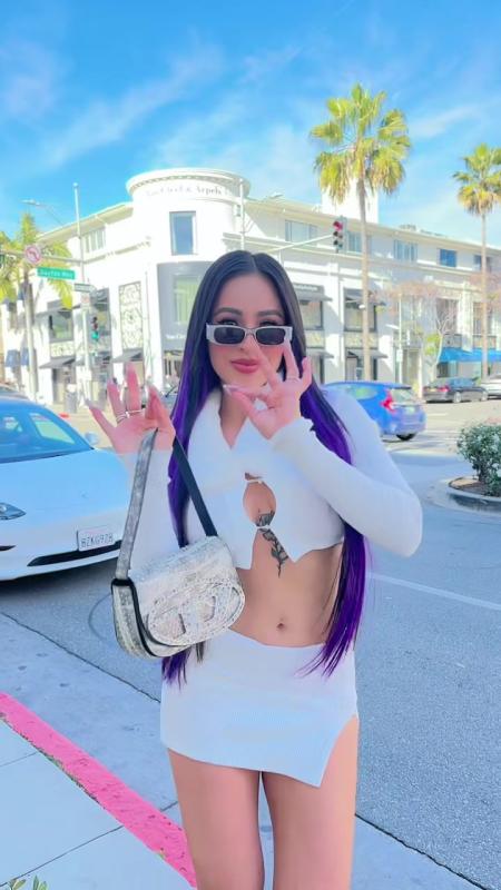 TikTok video by @karla.bustillos using the sound Marisola (Remix)
