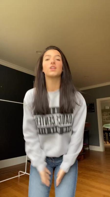 Video de TikTok de @charlidamelio con el sonido JOEMAMA