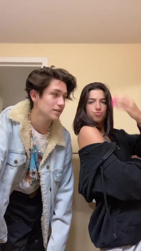 Video de TikTok de @charlidamelio con el sonido JOEMAMA