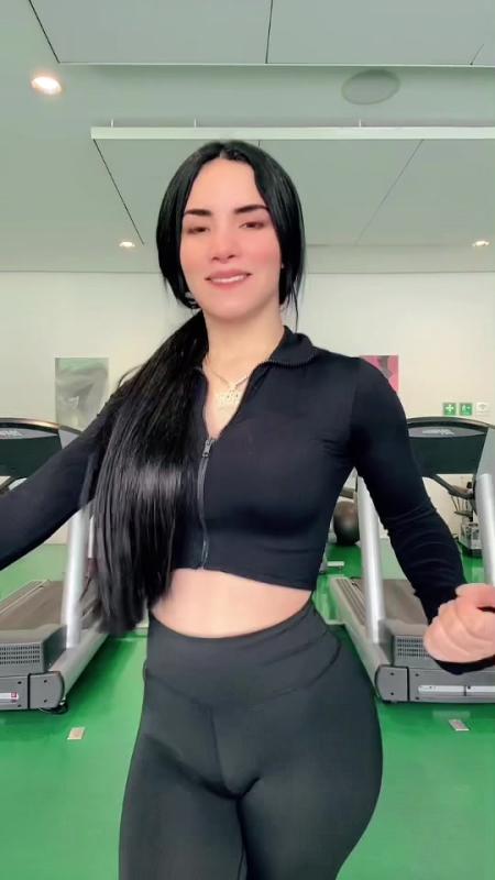 TikTok video by @kimberly.loaiza using the sound El Avioncito