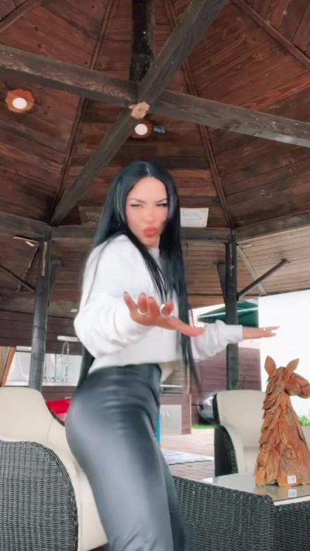 TikTok video by @kimberly.loaiza using the sound La Zona