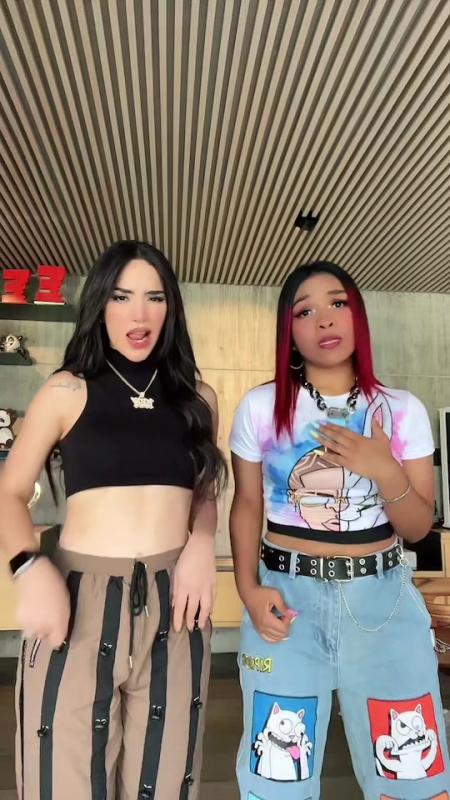 TikTok video by @kimberly.loaiza using the sound ULTRA SOLO (Solo y coronao ¿De qué sirve? Si no estás a mi lao' Por ti paso el día conectau, pendiente al cel, pendiente a ti, pendiente si subes una story)