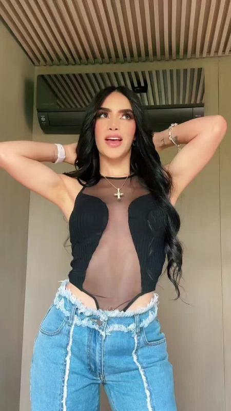 TikTok video by @kimberly.loaiza using the sound 2 Hielos