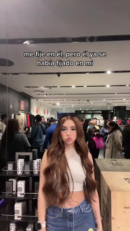 TikTok video by @domelipa using the sound World, Hold On