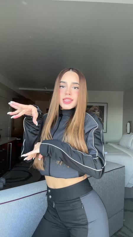 TikTok video by @domelipa using the sound Una Foto Remix - Emilia