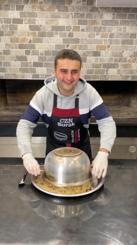 Video de TikTok de @cznburak con el sonido Mega Francesita (Remix)