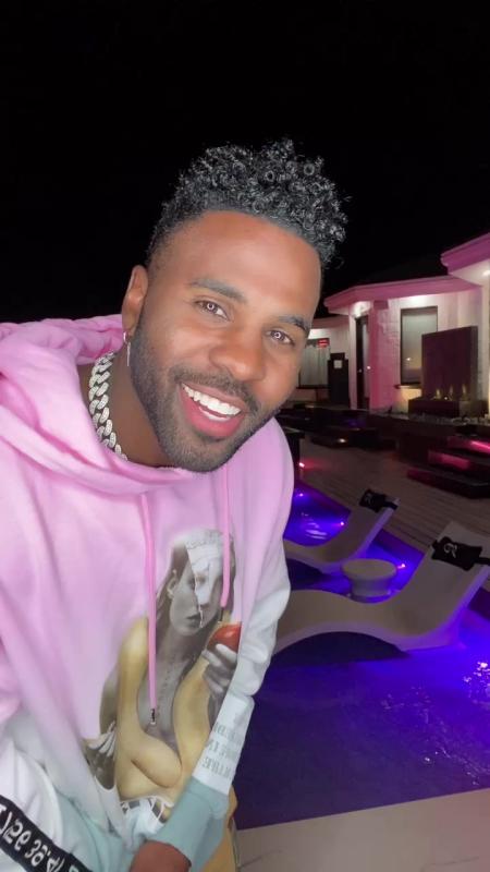TikTok-Video von @jasonderulo mit dem Sound Love Not War (The Tampa Beat)