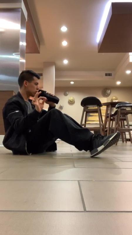 TikTok-Video von @spencerx mit dem Sound SLOW DANCING IN THE DARK