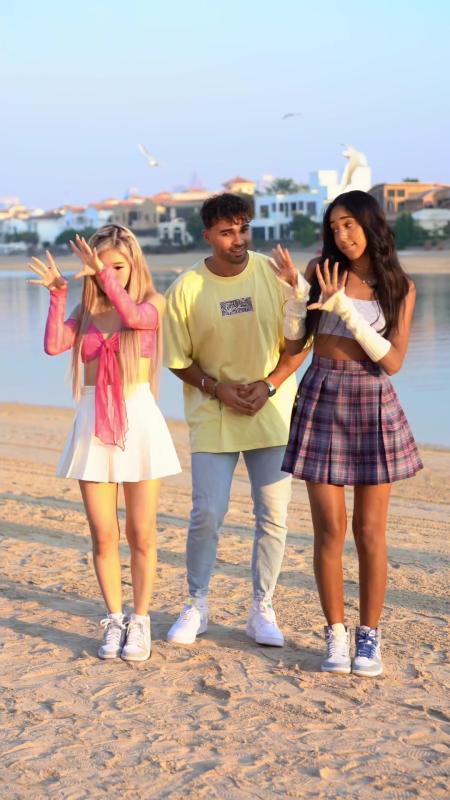 Video de TikTok de @youneszarou con el sonido Own brand freestyle transition