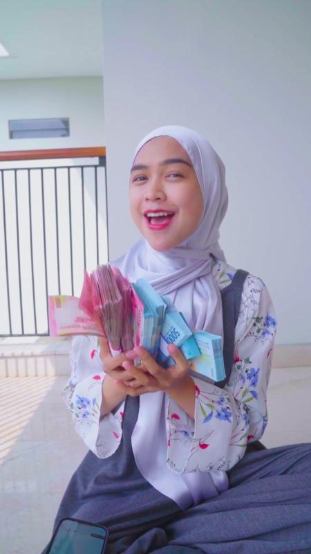 TikTok video by @riaricis using the sound Very cute melody by marimba tone(39813)