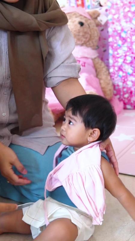 TikTok video by @riaricis using the sound Very cute melody by marimba tone(39813)
