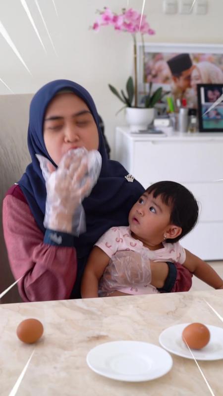 TikTok video by @riaricis using the sound Very cute melody by marimba tone(39813)