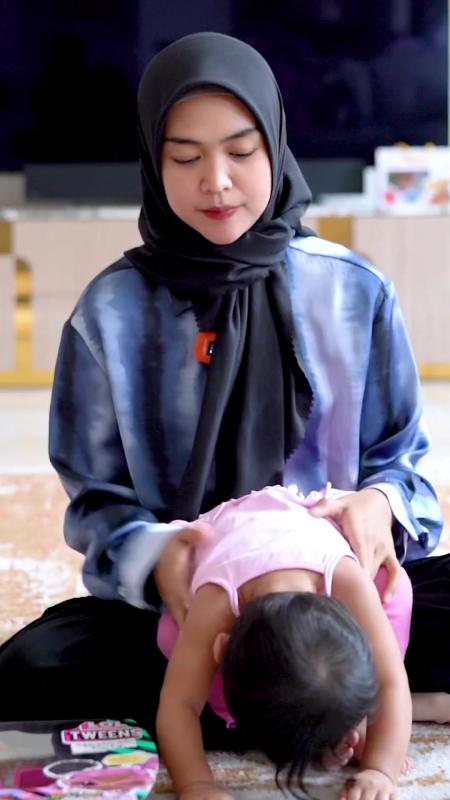 TikTok video by @riaricis using the sound Very cute melody by marimba tone(39813)