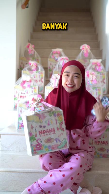 TikTok video by @riaricis using the sound Very cute melody by marimba tone(39813)