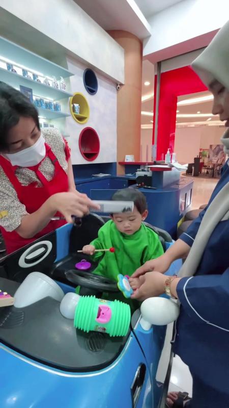 TikTok video by @riaricis using the sound Very cute melody by marimba tone(39813)