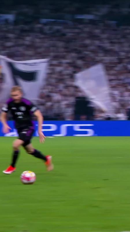 TikTok video by @championsleague using the sound Solas
