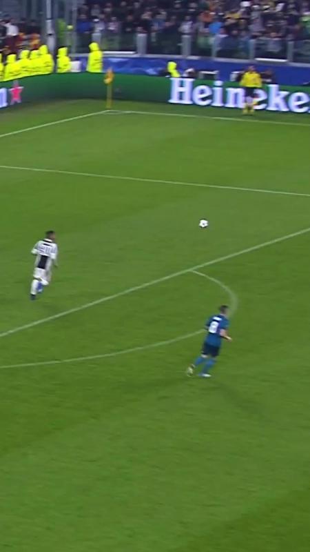TikTok video by @championsleague using the sound Solas