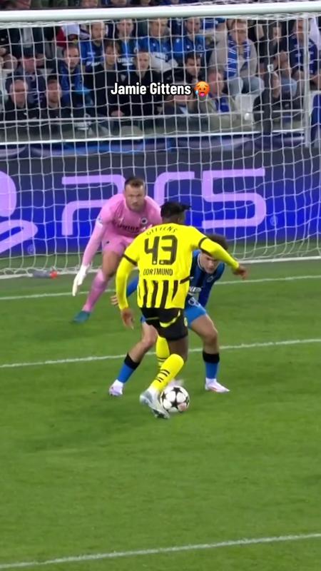 TikTok video by @championsleague using the sound Solas