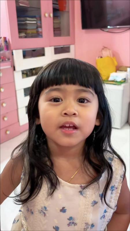 TikTok video by @riaricis using the sound Very cute melody by marimba tone(39813)