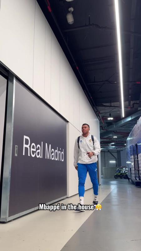 TikTok video by @championsleague using the sound PSG LOW PROFILE 2