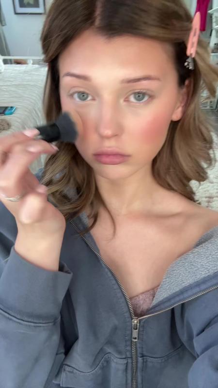 Vidéo TikTok de @lorengray utilisant le son i like the way you kiss me