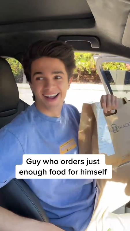 Video de TikTok de @brentrivera con el sonido Моя голова винтом