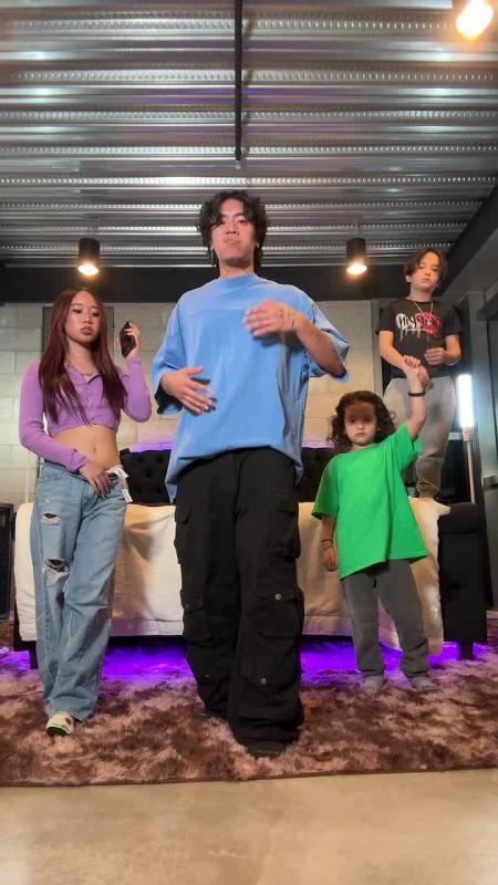 TikTok video by @justmaiko using the sound Benjamins Deli