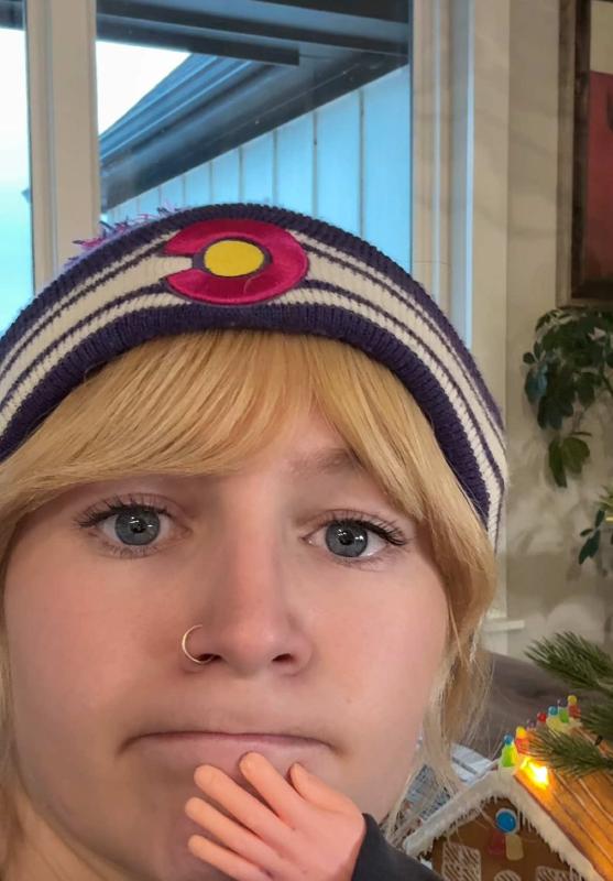 TikTok-Video von @kallmekris mit dem Sound Rockin' Around The Christmas Tree