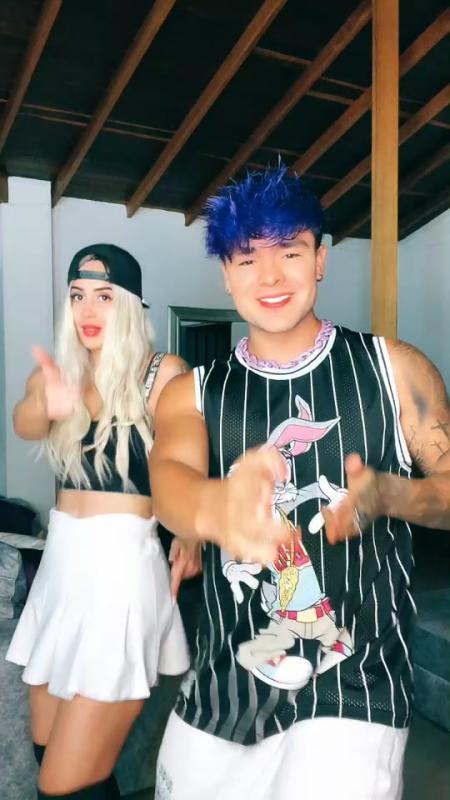 TikTok video by @carlosferiag using the sound La Mamá de la Mamá (feat. El Cherry Scom)