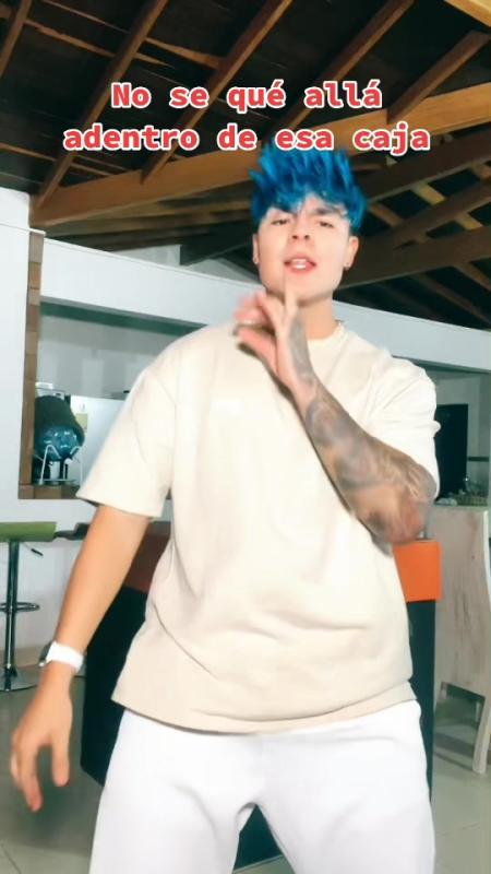 TikTok video by @carlosferiag using the sound La Curiosidad (feat. Dj Nelson, JHAYCO, Lunay & Kendo Kaponi) (Blue Grand Prix Remix)