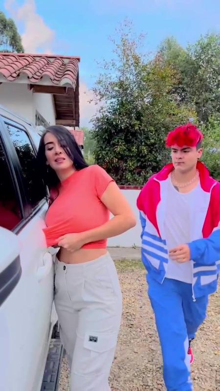 TikTok video by @carlosferiag using the sound Los Aparatos