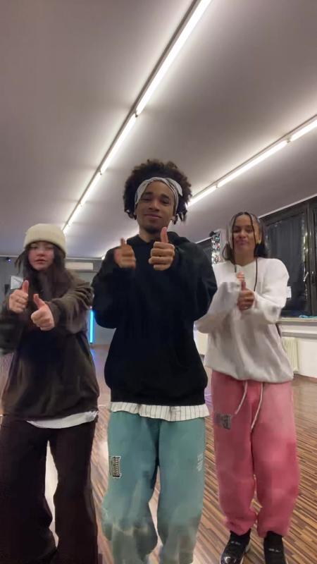 Video de TikTok de @noelgoescrazy con el sonido No Idea