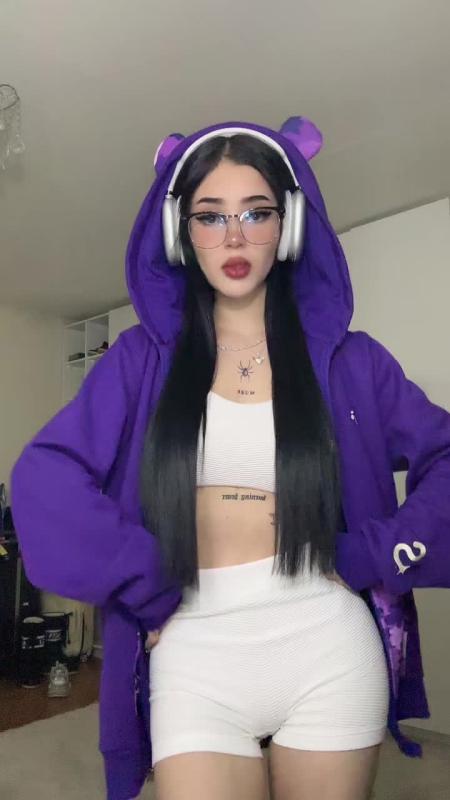TikTok video by @katteyes using the sound Marisola (Remix)