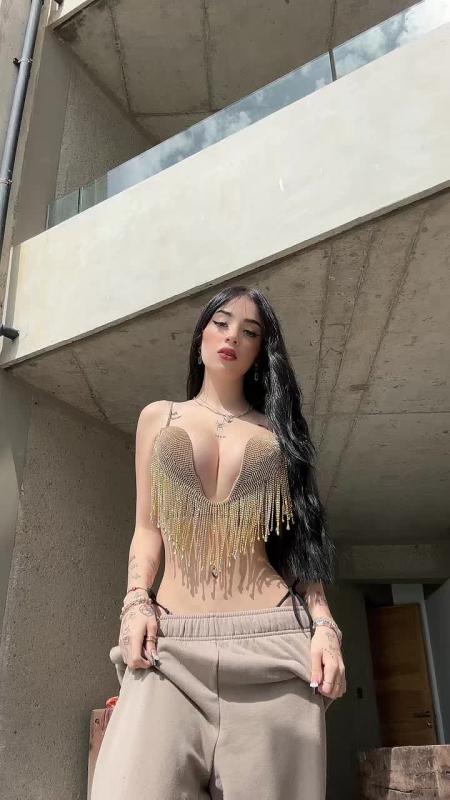 TikTok video by @katteyes using the sound Marisola (Remix)