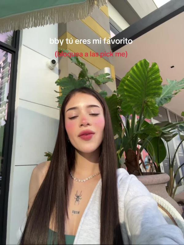 Vidéo TikTok de @katteyes utilisant le son PONTE LOKITA