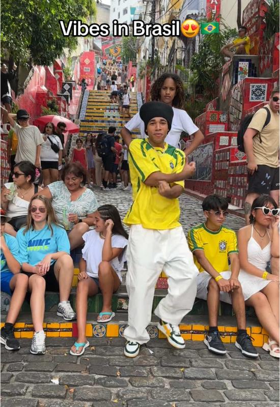 TikTok video by @noelgoescrazy using the sound Bonde das Oncinhas