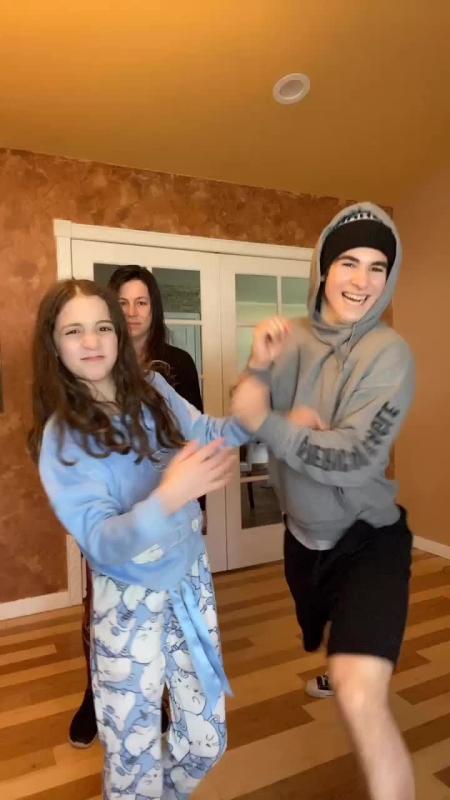 TikTok video by @joealbanese using the sound Work Out Ahí Mashup