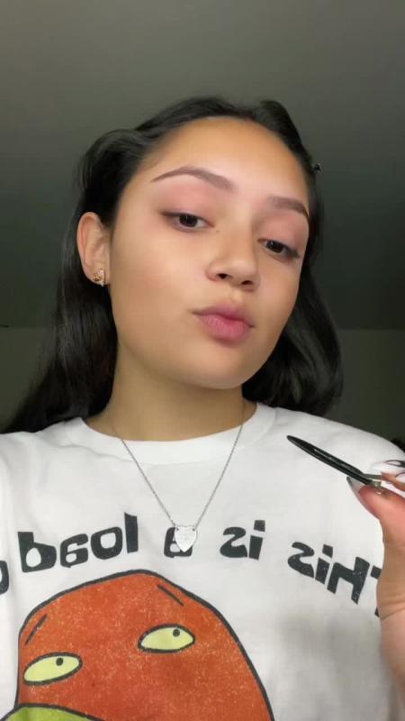 TikTok-Video von @avani mit dem Sound Easy On Me