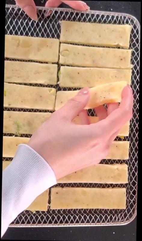 TikTok video by @surthycooks using the sound Envolver