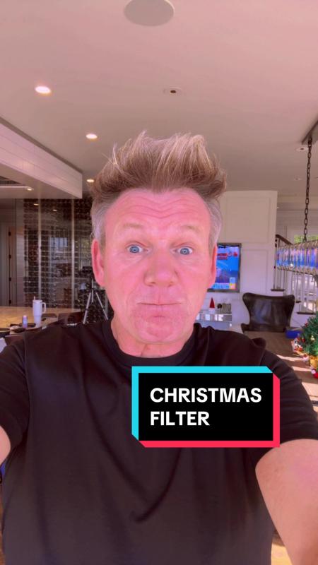 TikTok-Video von @gordonramsayofficial mit dem Sound Rockin' Around The Christmas Tree
