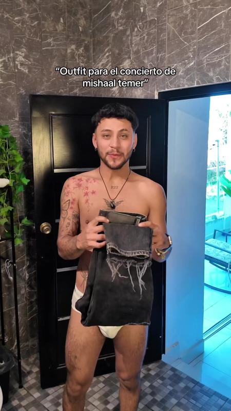 TikTok video by @elrodcontreras using the sound ITTY BITTY