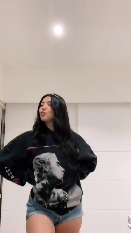 TikTok video by @montpantoja using the sound SUGAR