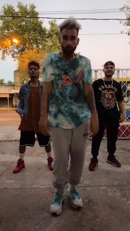 TikTok-Video von @emirabdulgani mit dem Sound Follow The Bass