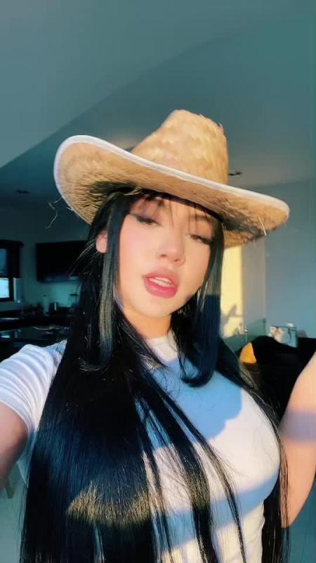 TikTok video by @montpantoja using the sound BABY OTAKU