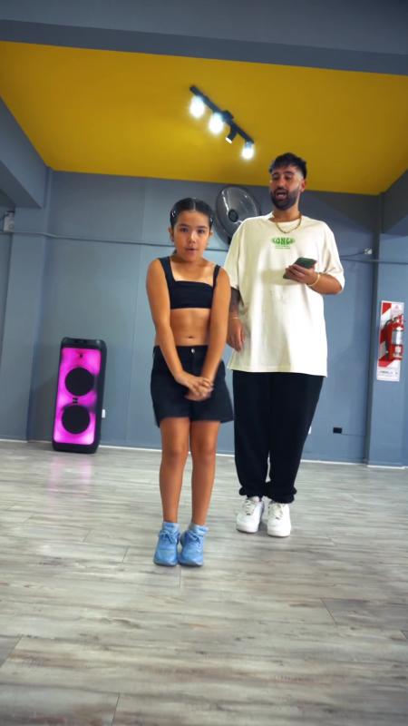 TikTok-Video von @emirabdulgani mit dem Sound Muñecas