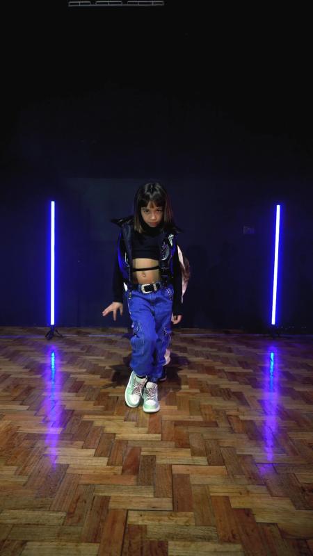 TikTok video by @emirabdulgani using the sound Pasarela