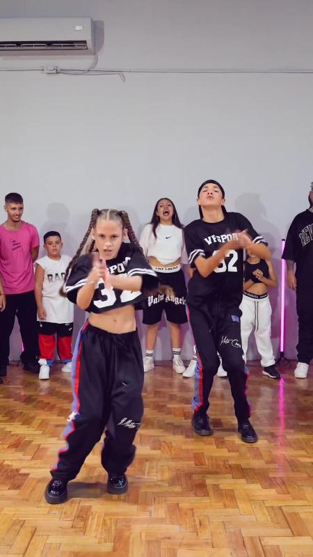 TikTok video by @emirabdulgani using the sound Una Foto Remix - Emilia