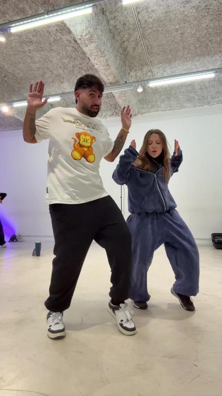TikTok-Video von @emirabdulgani mit dem Sound SHAKE IT TO THE MAX (FLY) [REMIX]