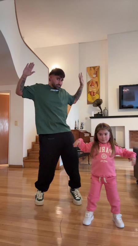 TikTok-Video von @emirabdulgani mit dem Sound SHAKE IT TO THE MAX (FLY) [REMIX]